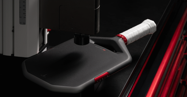 特斯拉跨界推出高性能匹克球拍 350美元限量款三小時售罄